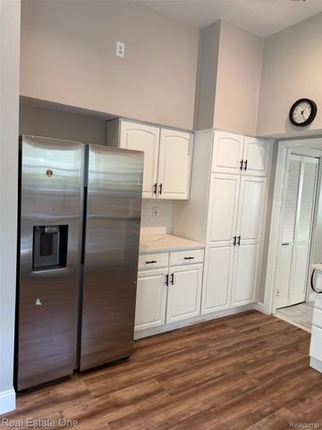 7311 Colony Drive Drive, West Bloomfield Charter Township, MI 48323
