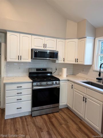 7311 Colony Drive Drive, West Bloomfield Charter Township, MI 48323