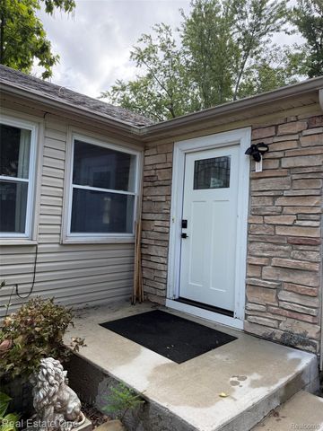7311 Colony Drive Drive, West Bloomfield Charter Township, MI 48323