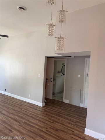 7311 Colony Drive Drive, West Bloomfield Charter Township, MI 48323