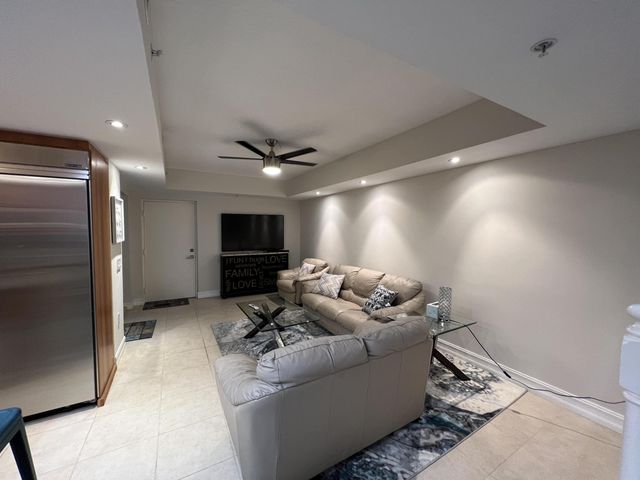 2051 SE 3rd Street Th3, Deerfield Beach, FL 33441