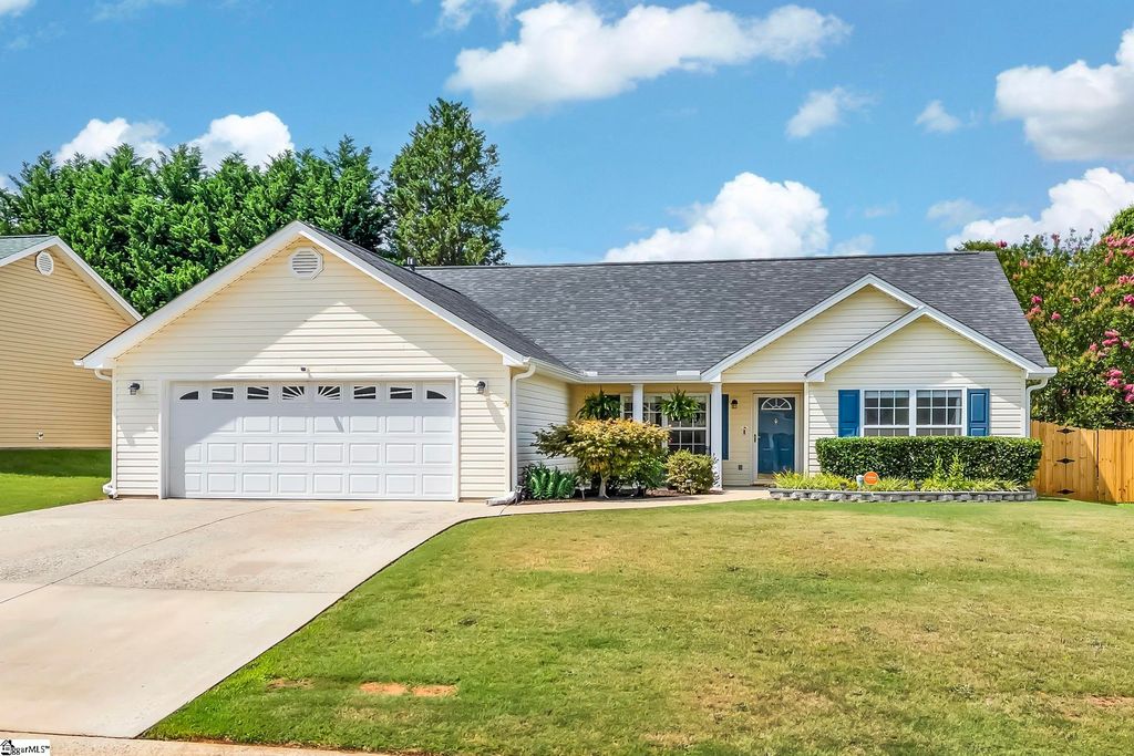 409 Longspur Court, Duncan, SC 29334