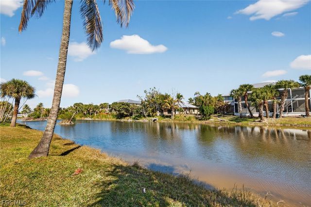 686 Emeril CT, Sanibel, FL 33957