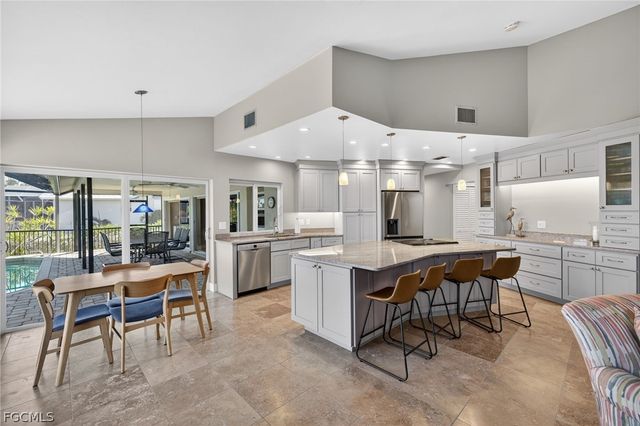 686 Emeril CT, Sanibel, FL 33957