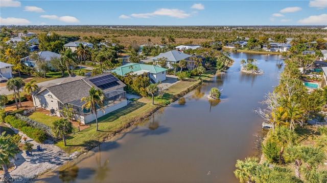 686 Emeril CT, Sanibel, FL 33957