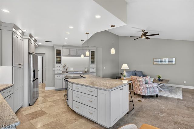 686 Emeril CT, Sanibel, FL 33957