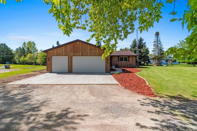 1842 N OAKWOOD ROAD, Oshkosh, WI 54904