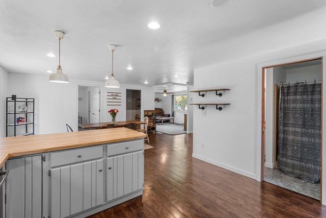 1842 N OAKWOOD ROAD, Oshkosh, WI 54904