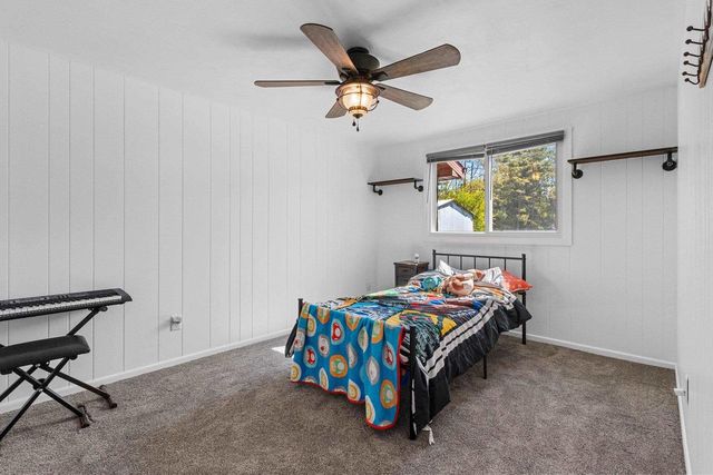 1842 N OAKWOOD ROAD, Oshkosh, WI 54904