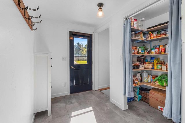 1842 N OAKWOOD ROAD, Oshkosh, WI 54904