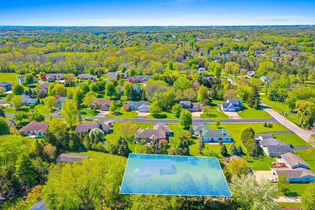 1842 N OAKWOOD ROAD, Oshkosh, WI 54904