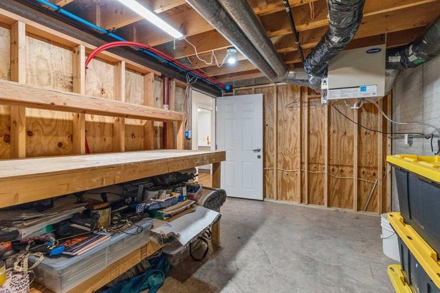 1842 N OAKWOOD ROAD, Oshkosh, WI 54904