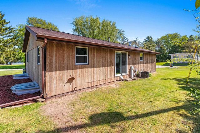 1842 N OAKWOOD ROAD, Oshkosh, WI 54904