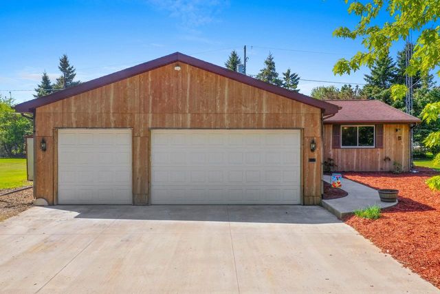 1842 N OAKWOOD ROAD, Oshkosh, WI 54904