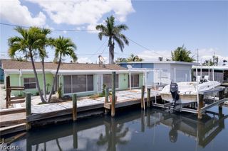 2647 Pine ST, Matlacha, FL 33993