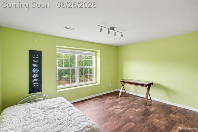 2234 Knotty Pine Trail, Howell, MI 48855