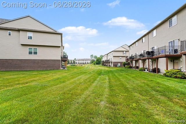 2234 Knotty Pine Trail, Howell, MI 48855