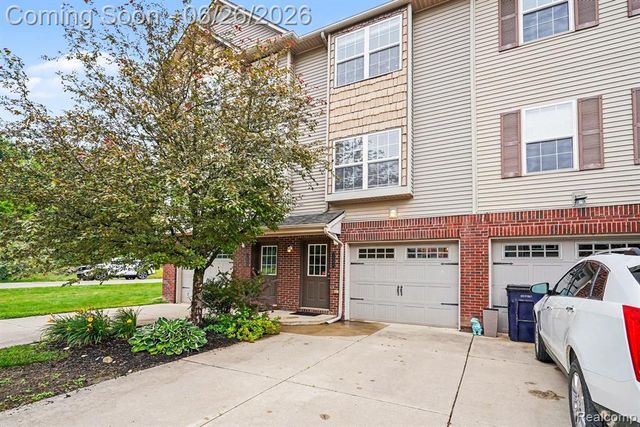 2234 Knotty Pine Trail, Howell, MI 48855