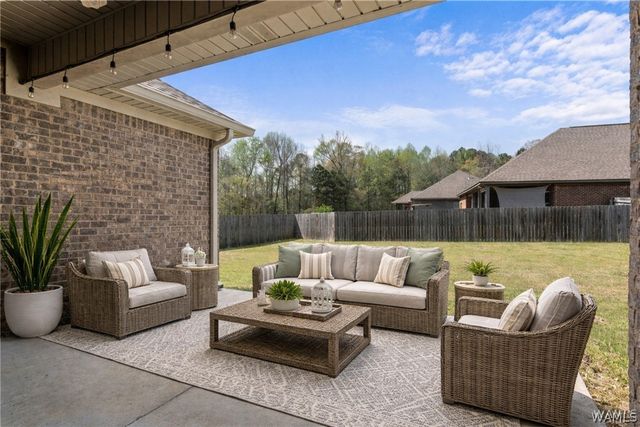 13986 Knoll Pointe, Northport, AL 35475