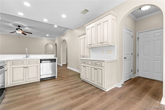 13986 Knoll Pointe, Northport, AL 35475