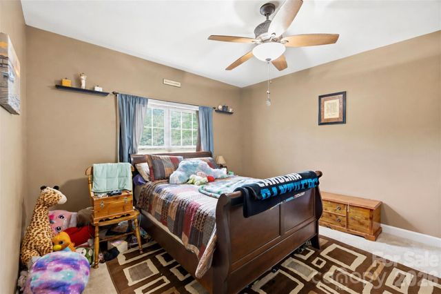 1581 Rhyne Road, Dallas, NC 28034