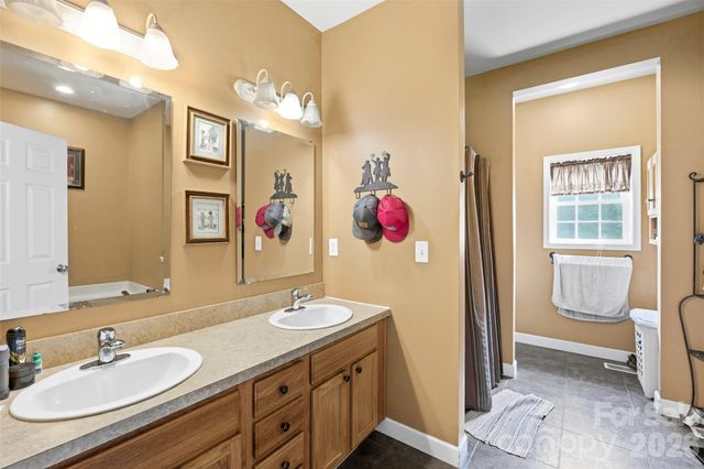 1581 Rhyne Road, Dallas, NC 28034