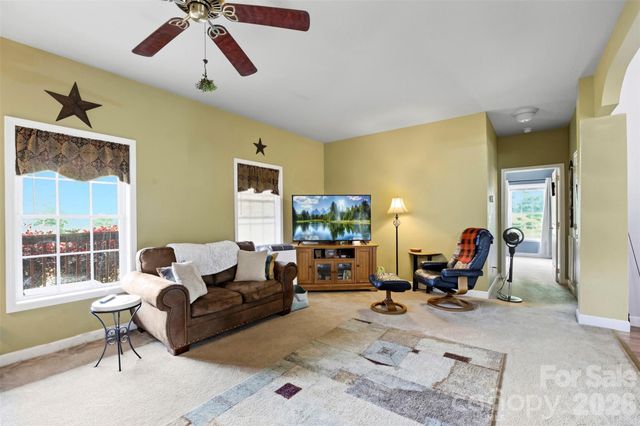1581 Rhyne Road, Dallas, NC 28034
