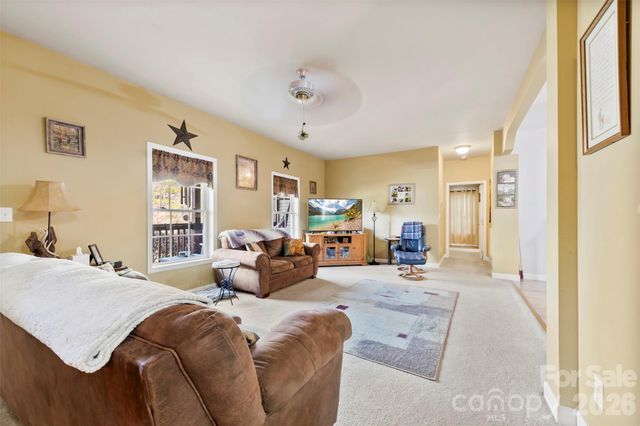 1581 Rhyne Road, Dallas, NC 28034