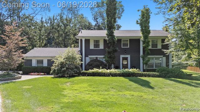 5365 Van Ness Court, Bloomfield Hills, MI 48302