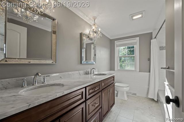 5365 Van Ness Court, Bloomfield Hills, MI 48302