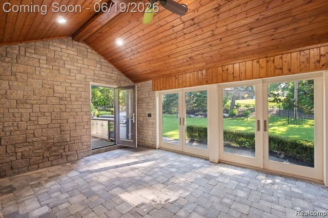 5365 Van Ness Court, Bloomfield Hills, MI 48302