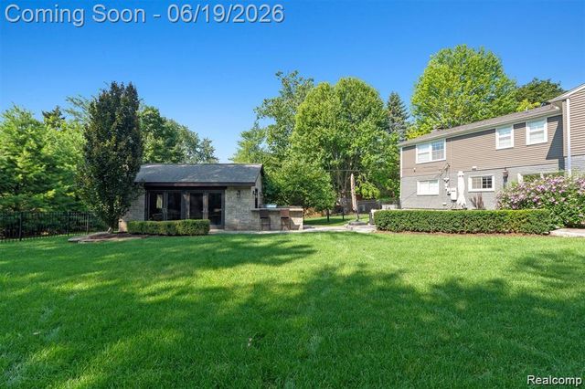 5365 Van Ness Court, Bloomfield Hills, MI 48302