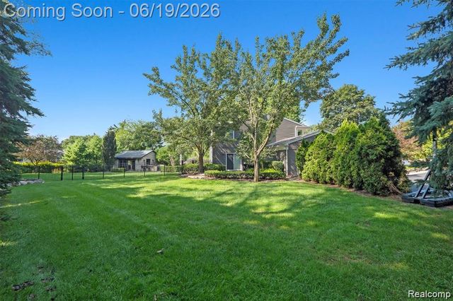 5365 Van Ness Court, Bloomfield Hills, MI 48302