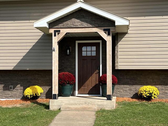 S4354 Curti Road, Genoa, WI 54632