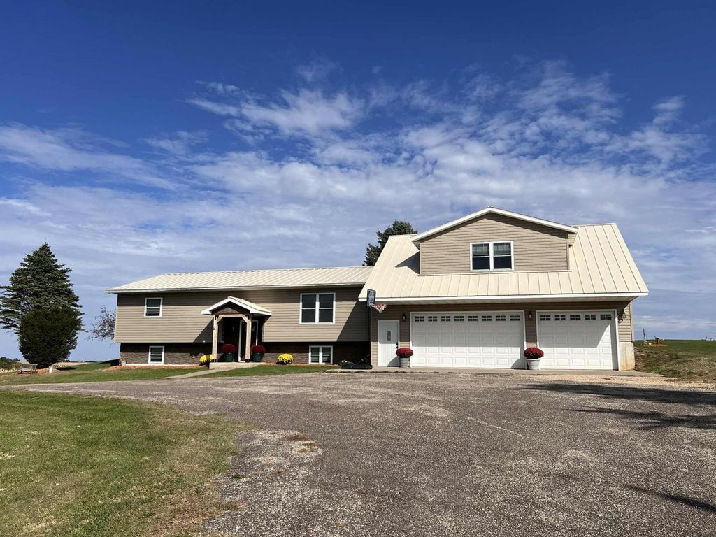 S4354 Curti Road, Genoa, WI 54632