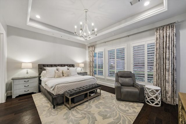 22 Knipp Road, Houston, TX 77024