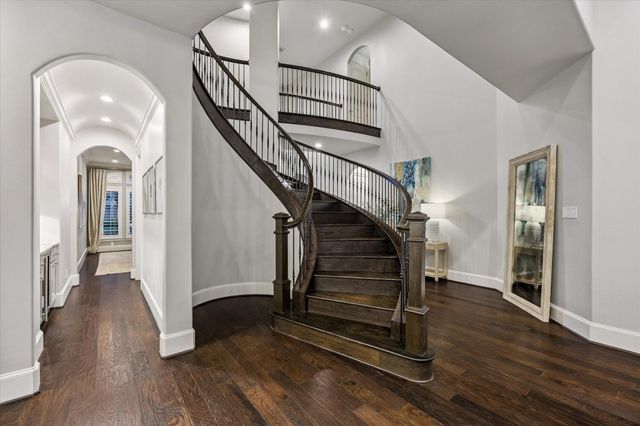 22 Knipp Road, Houston, TX 77024
