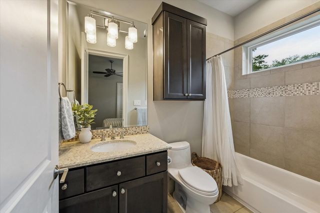 22 Knipp Road, Houston, TX 77024