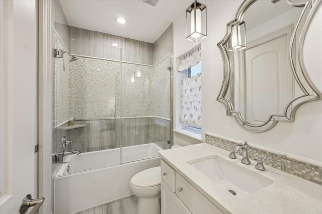 22 Knipp Road, Houston, TX 77024