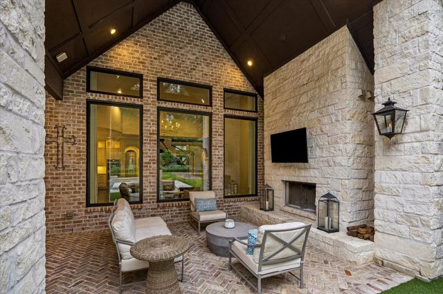 22 Knipp Road, Houston, TX 77024