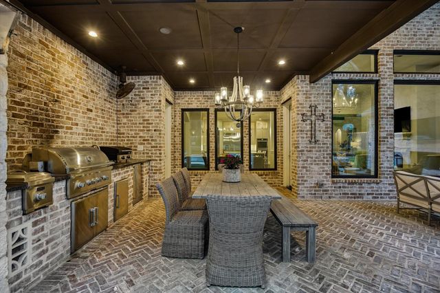 22 Knipp Road, Houston, TX 77024