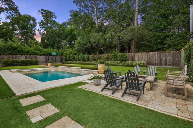 22 Knipp Road, Houston, TX 77024