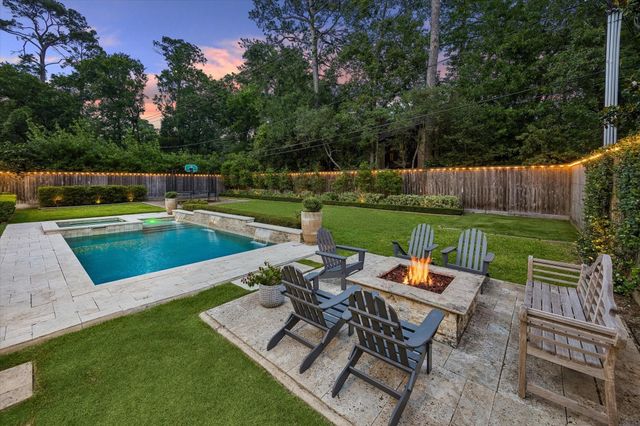 22 Knipp Road, Houston, TX 77024