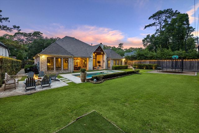 22 Knipp Road, Houston, TX 77024