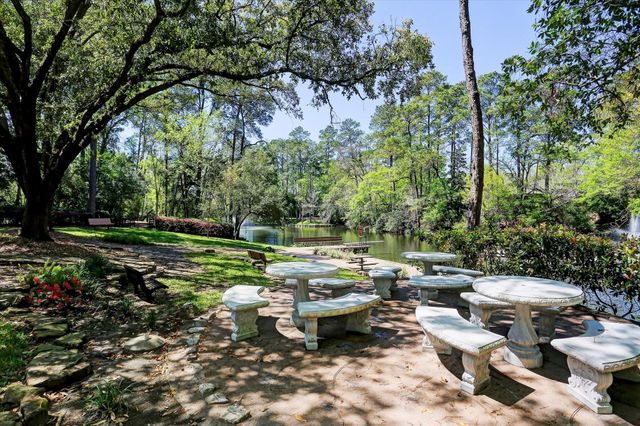22 Knipp Road, Houston, TX 77024