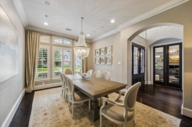22 Knipp Road, Houston, TX 77024