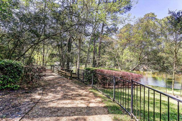 22 Knipp Road, Houston, TX 77024