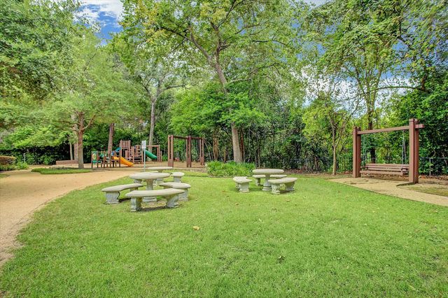 22 Knipp Road, Houston, TX 77024