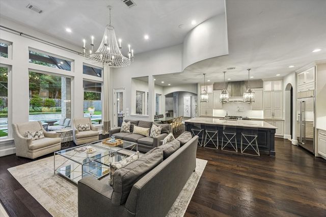 22 Knipp Road, Houston, TX 77024