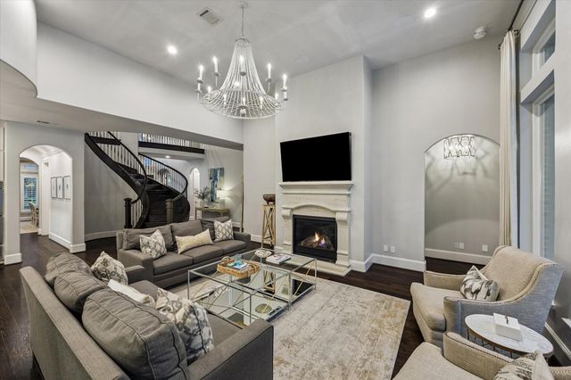 22 Knipp Road, Houston, TX 77024